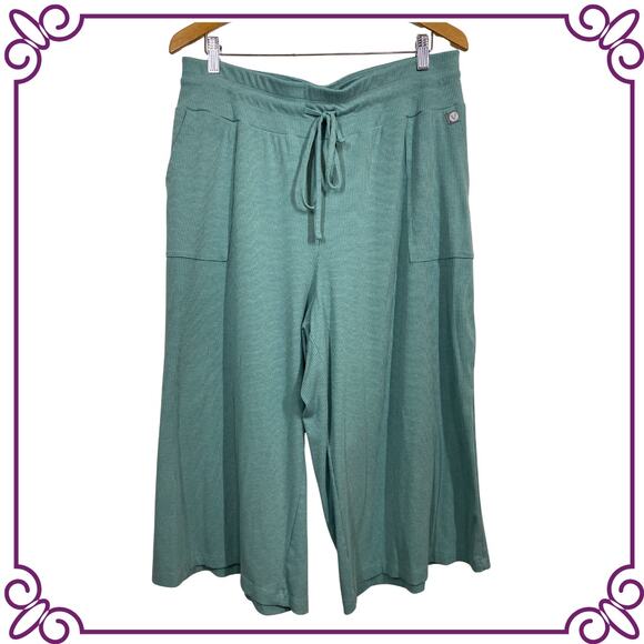 LIVI Mid Rise Rib Knit Capri Wide Leg Sage Green Size 14 / 16 - Picture 1 of 10